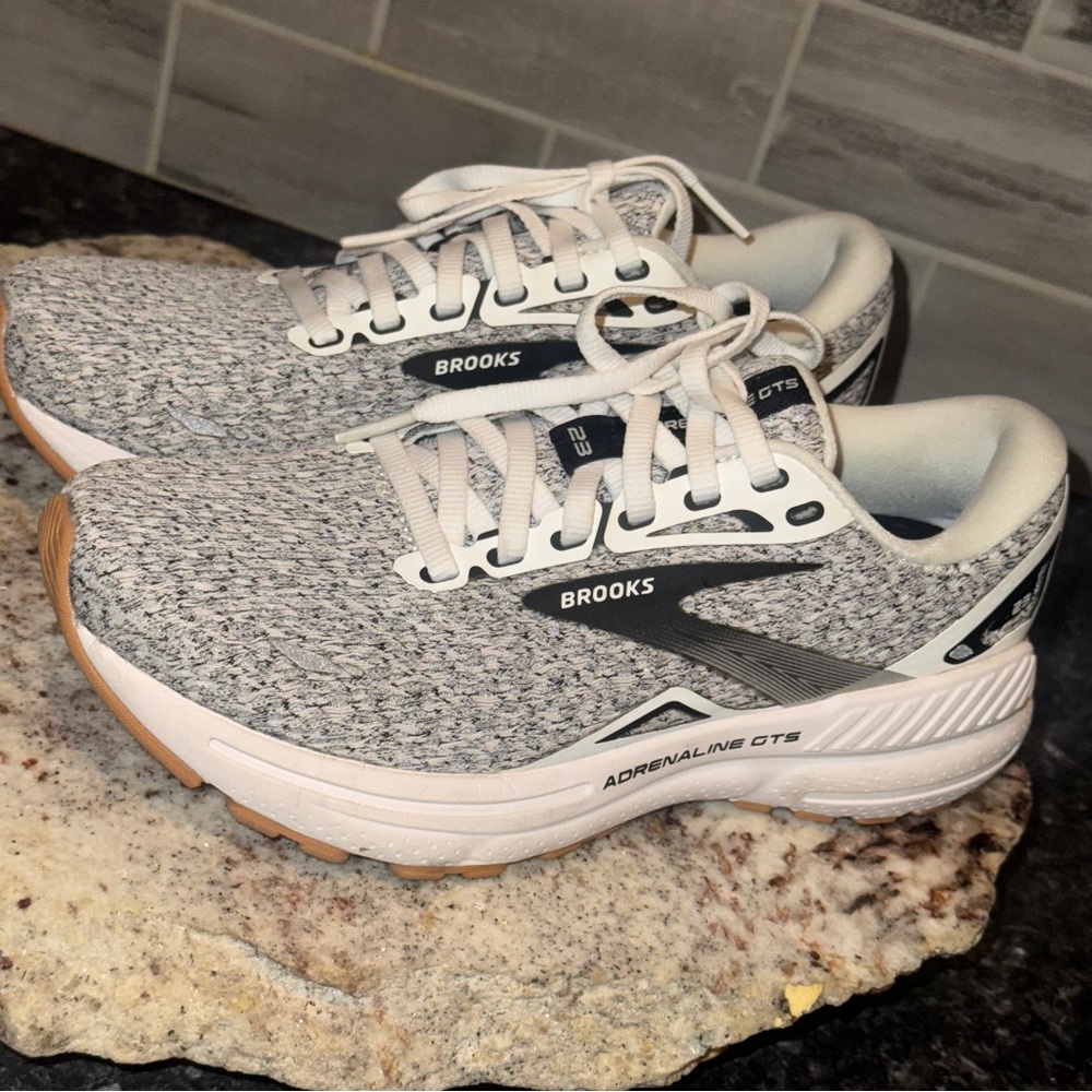 Brooks Women's Black and White Running Shoes - Picture 2 of 10